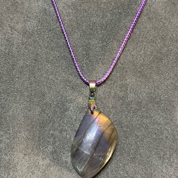 Dark Purple Flash Labradorite Pendant Necklace - Picture 7 of 8